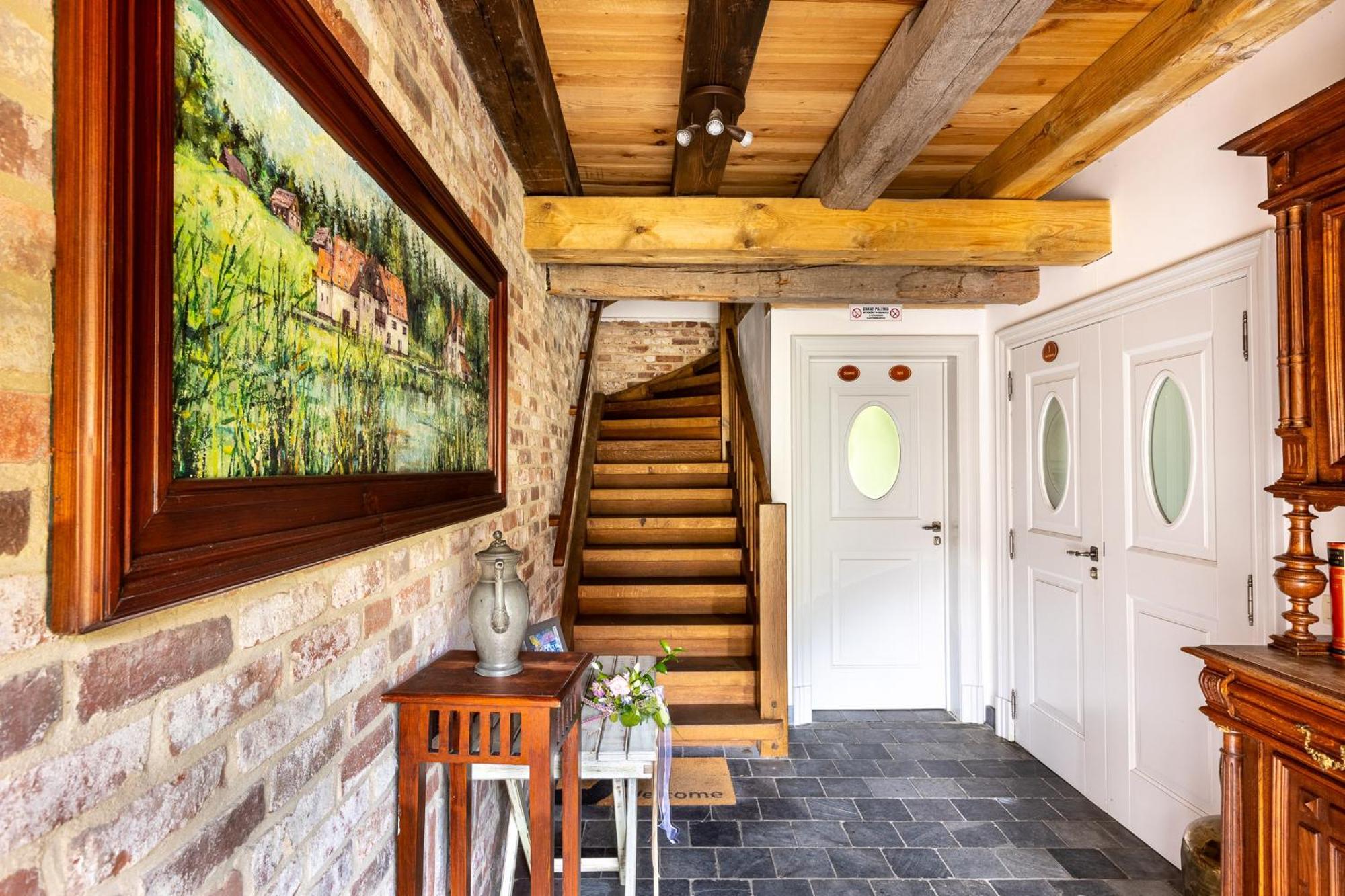 Gosciniec Pod Zajacem Bed and Breakfast Oleśnica Eksteriør billede
