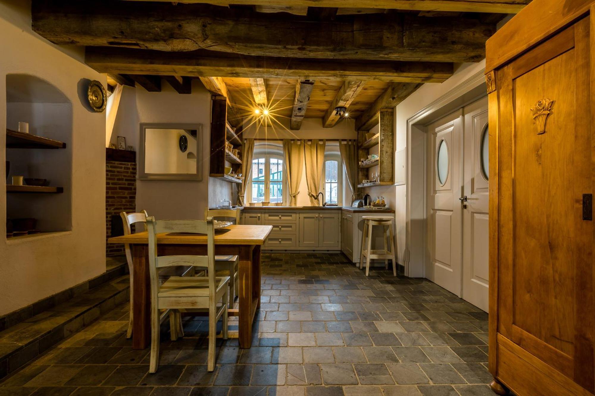Gosciniec Pod Zajacem Bed and Breakfast Oleśnica Eksteriør billede