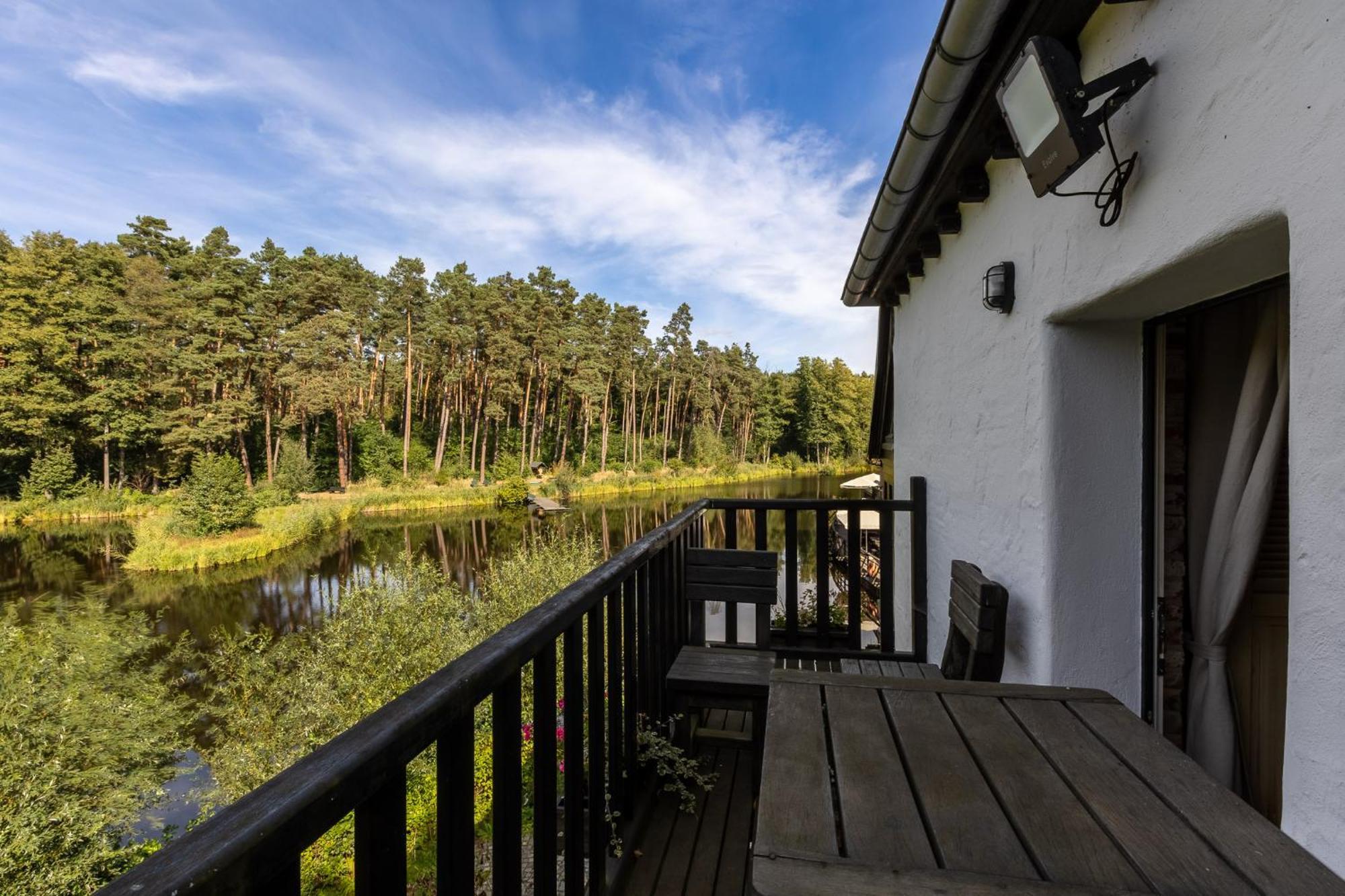 Gosciniec Pod Zajacem Bed and Breakfast Oleśnica Eksteriør billede