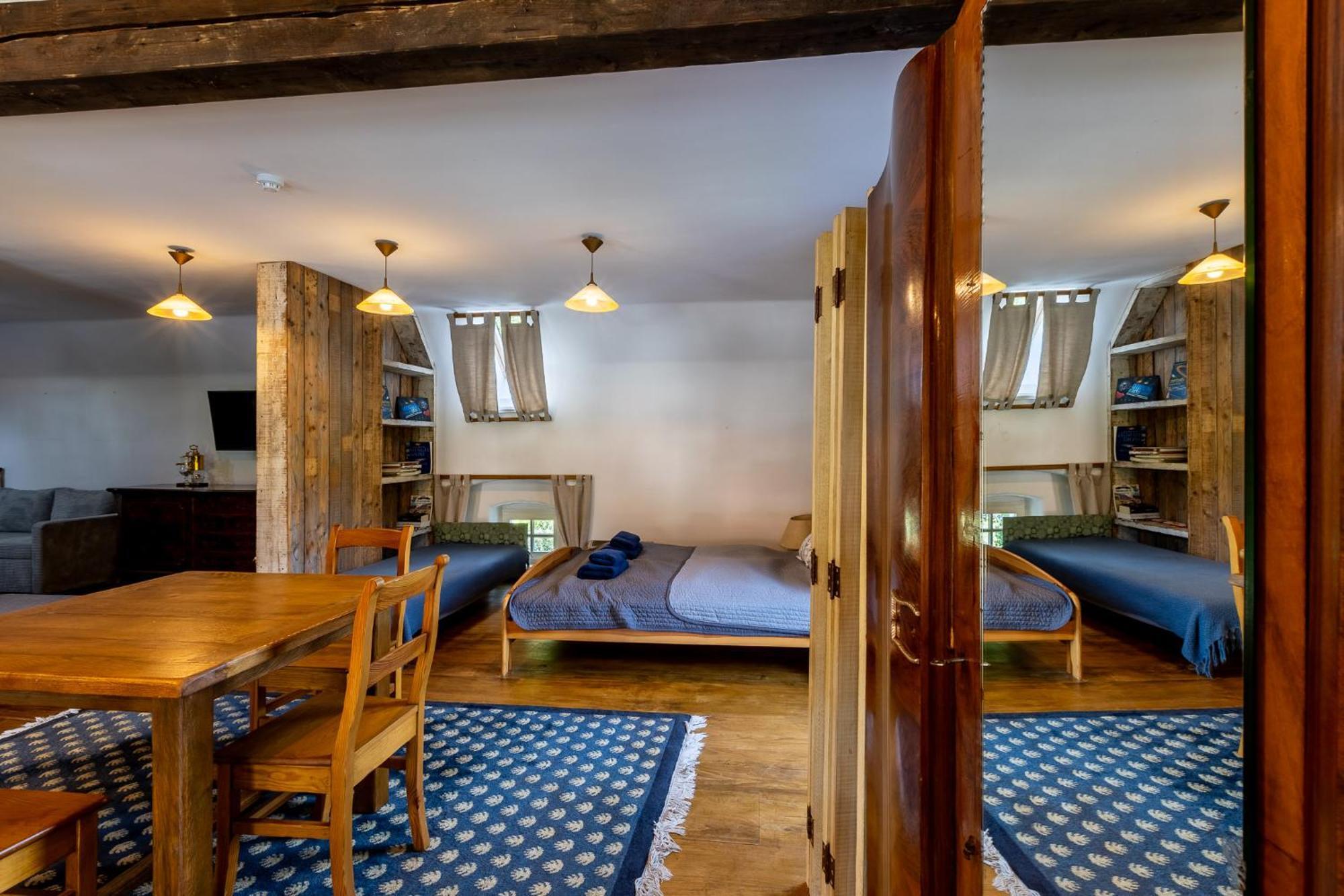 Gosciniec Pod Zajacem Bed and Breakfast Oleśnica Eksteriør billede
