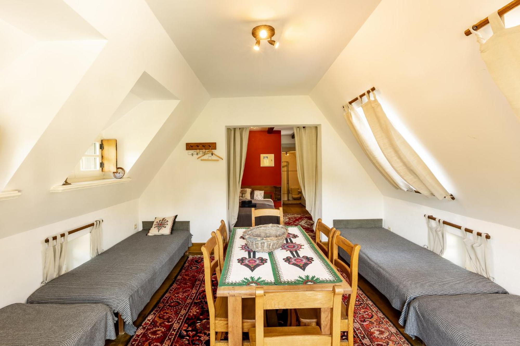 Gosciniec Pod Zajacem Bed and Breakfast Oleśnica Eksteriør billede