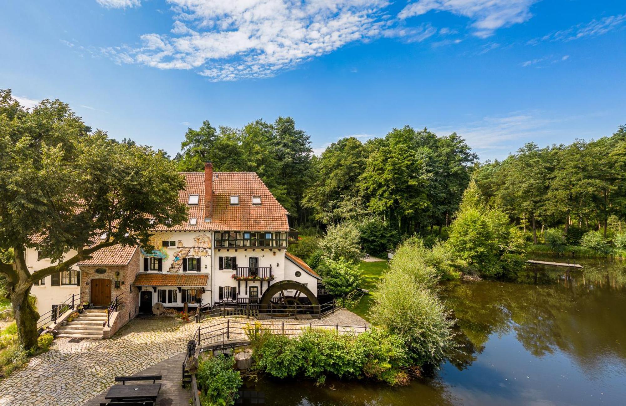 Gosciniec Pod Zajacem Bed and Breakfast Oleśnica Eksteriør billede